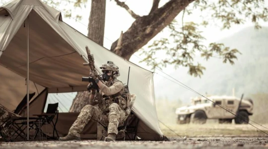 Chińskie samochody oficjalnie nie wjadą do jednostek wojskowych. Pekin mówi o 
