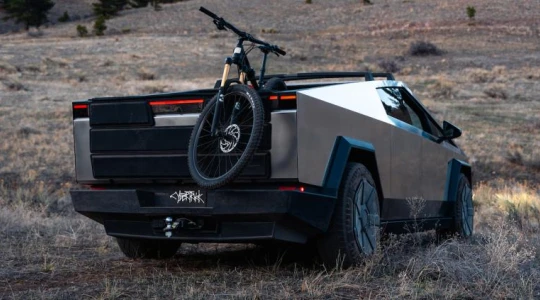 Tesla tnie ceny Cybertrucka. Nowy model za 215 tysięcy złotych, choć znacznie uboższy